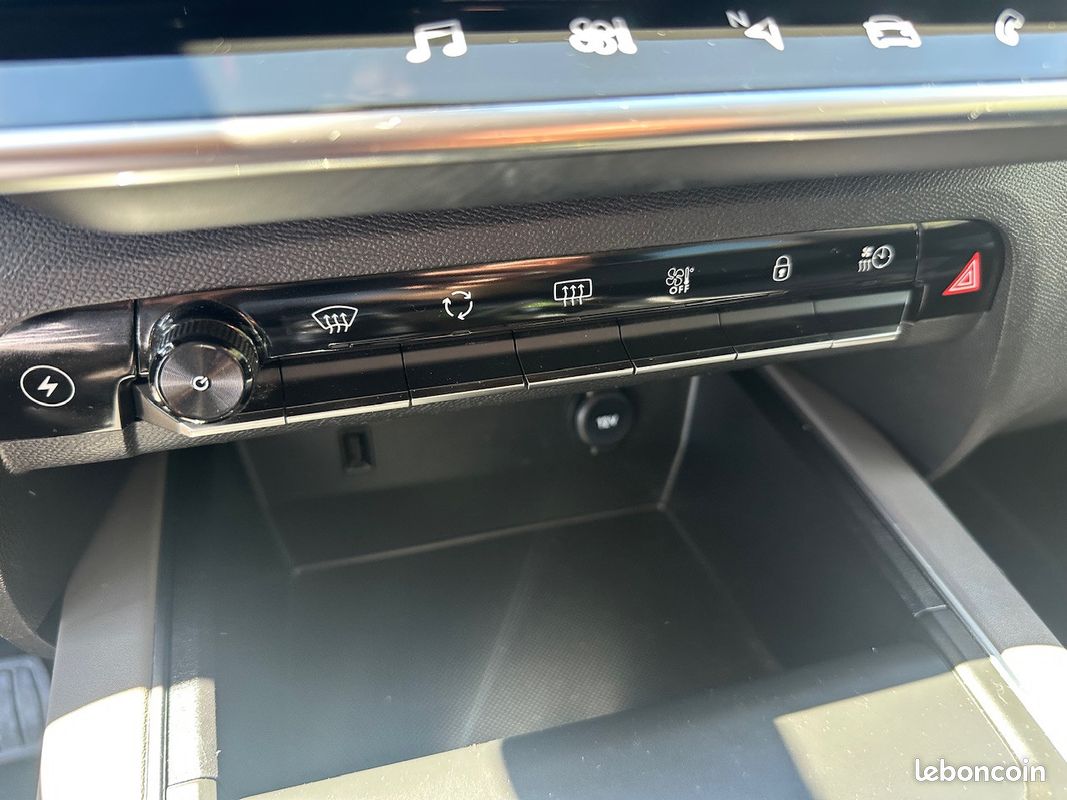 Citroën C5 AIRCROSS C-Series 1.6 225 Plug in Hybrid Rechargeable e-EAT8 Boîte auto {ATTELAGE - CAMERA - CLIM - CARPLAY} (image 39)