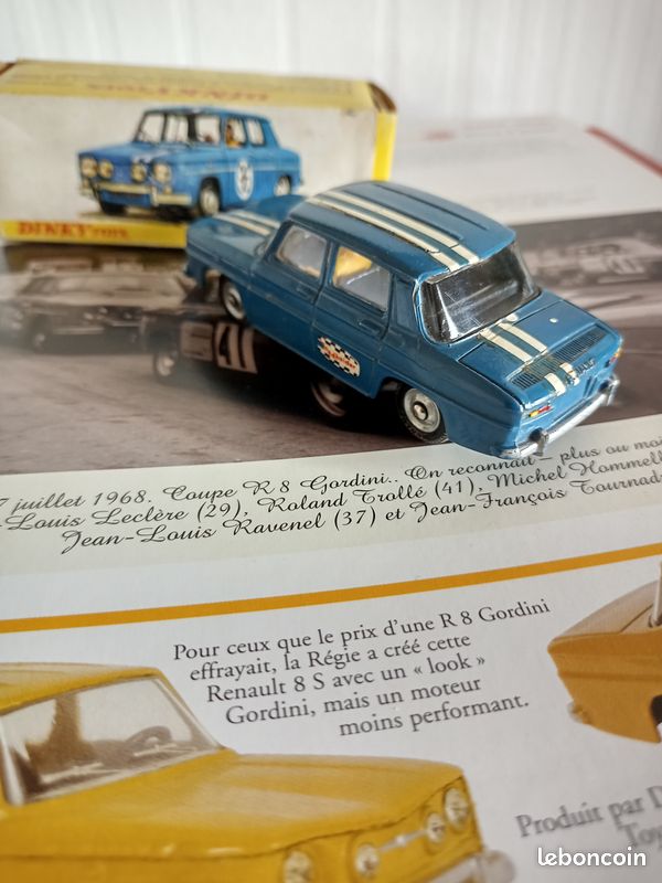 Dinky Toys Junior N°103 – Renault R8 Rouge – échelle 1:43 – Boîte D'origine
