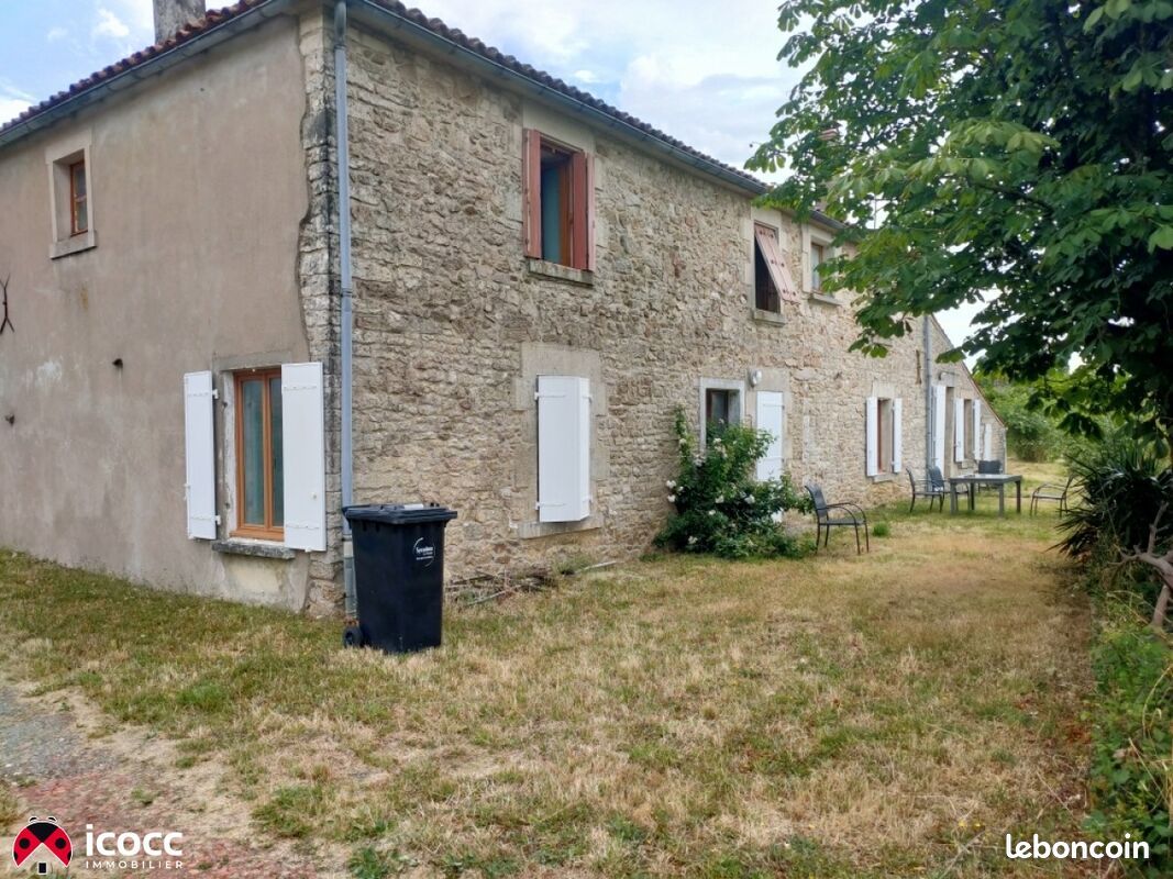 Maison 11 pièces 212 m² · à Saint-Laurent-de-la-Salle · 212 m² · 117 150 €