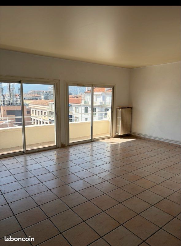 Appartement 2 pièces 50 m² · à Toulon · 50 m² · 830 €