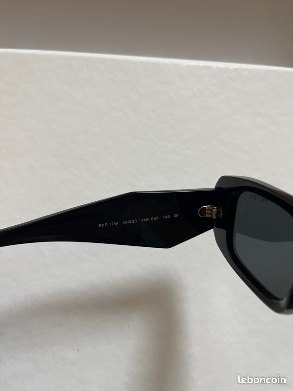 Lunette de soleil Prada symbole neuve (image 5)