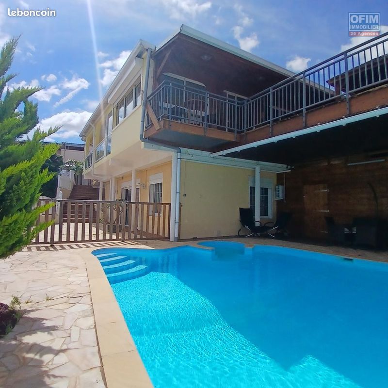 Appartement 3 pièces 200 m² · à Saint-Paul · 200 m² · 588 000 €