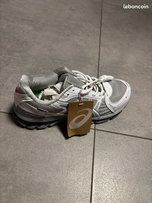 Asics blanches / grises (image 5)