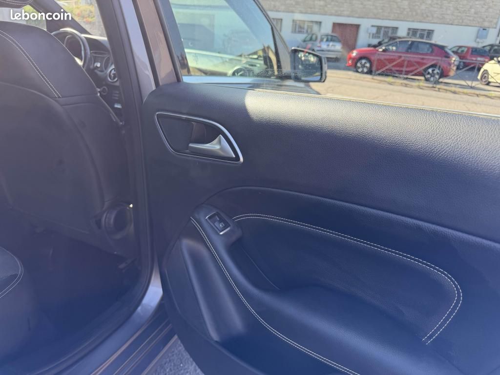 MERCEDES CLASSE B 200 d Bva - Sensation GPS + clim + camera AR (image 13)