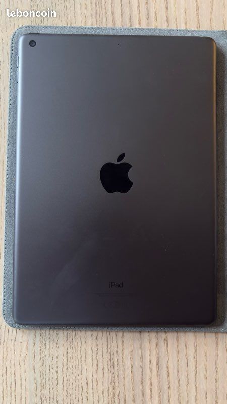 Lot Apple IPad 7 eme gen + Apple Pencil + Apple Watch série 3 (image 1)