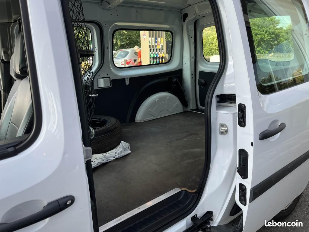 RENAULT KANGOO MAXI 1.5 DCi 95ch BVM6 vitré (image 12)