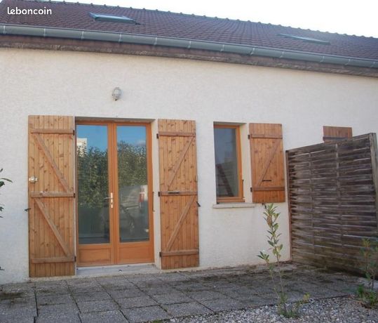 Beaune, agréable T1 bis avec terrasse et parking