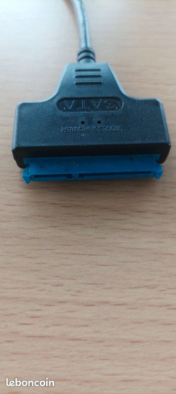 Câble SATA vers USB C 20cm (image 1)