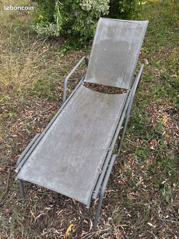 Bain de soleil pliant gris – à nettoyer (image 1)