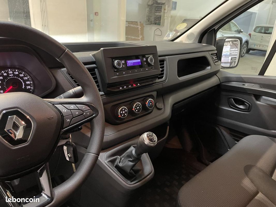 RENAULT TRAFIC L1H1 3000 Kg 2.0 Blue dCi - 130 Euro 6e III FOURGON Fourgon Confort L1H1 PHASE 3 (image 10)