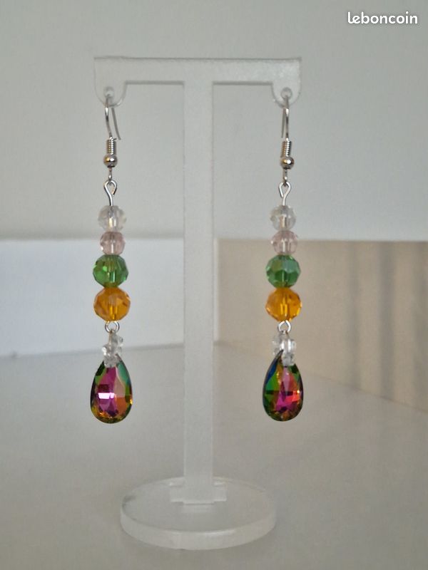 Boucles D'oreilles Perles Anciennes En Verre Rose – Fait Main – Neuf Avec étiquettes