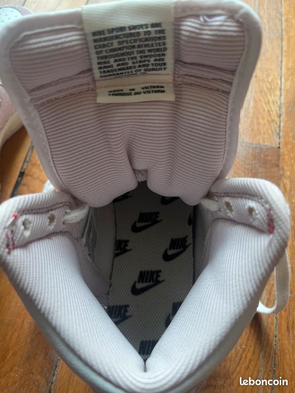 Baskets Nike taille 37,5 blanc rose montantes (image 3)