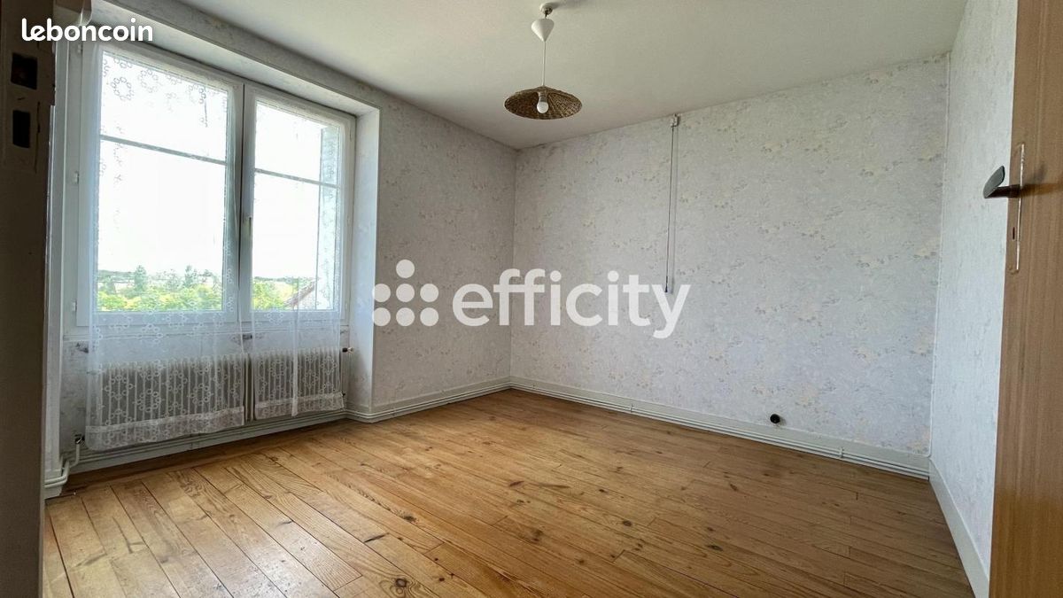 Maison 9 pièces 196 m² - Champniers 16430 (image principale 12)