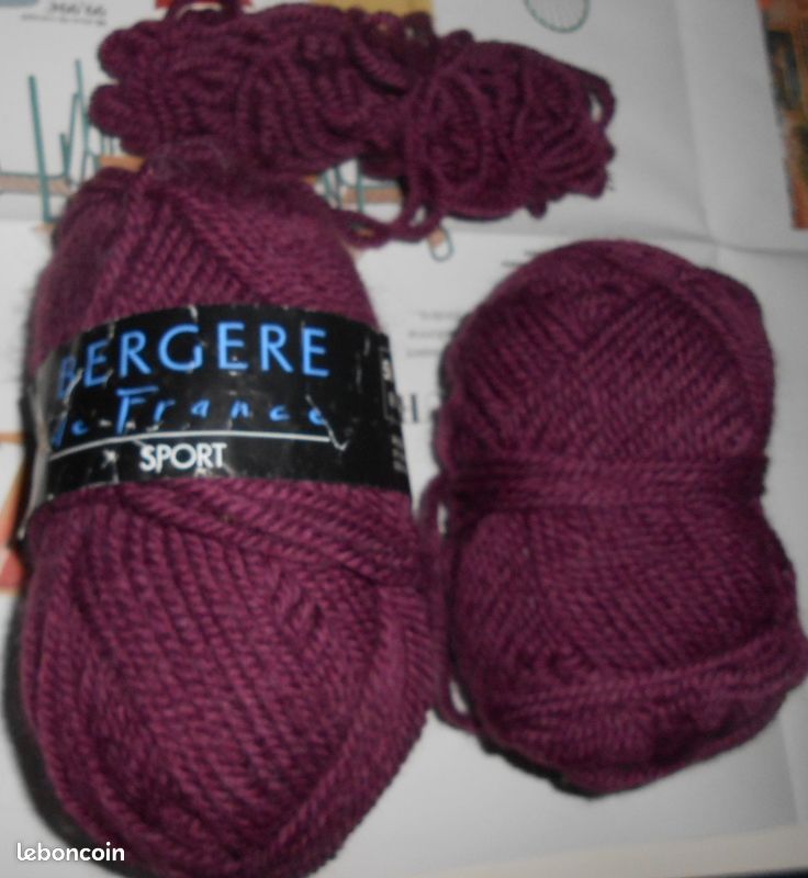 🌼🪴lot 2 anciennes pelotes Bergère de France Sport -Couleur prune-51%laine et 49% Acrylique-Aiguilles adaptées N° 4 ou crochet N° 3,5 ou 4 (cf, photos) (image 2)