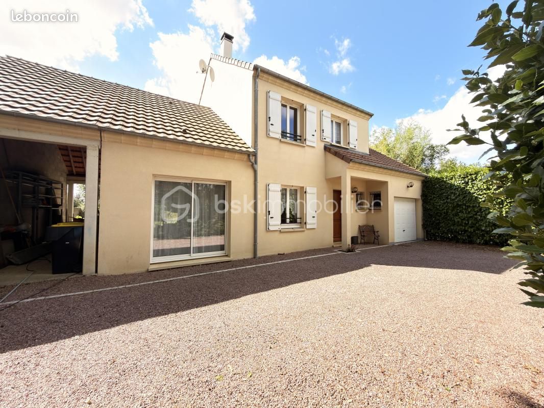 Maison 6 pièces 112 m² · à Nanteuil-le-Haudouin · 112 m² · 329 000 €