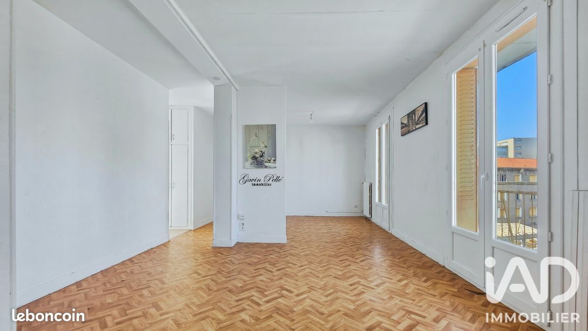Appartement 3 pièces 77 m² · à Carmaux · 77 m² · 45 000 €