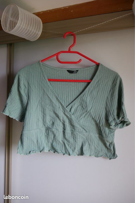 Crop top vert (image 1)