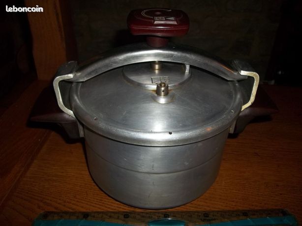Cocotte minute vintage bakelite 6 l - Arts de la table