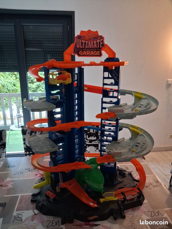 Ultimatum garage hotwheels (image 1)