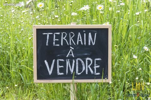 Terrain 1879 m² Mauriac