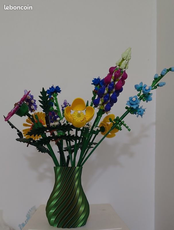 Vase design 3d couleur iridescent (image 2)