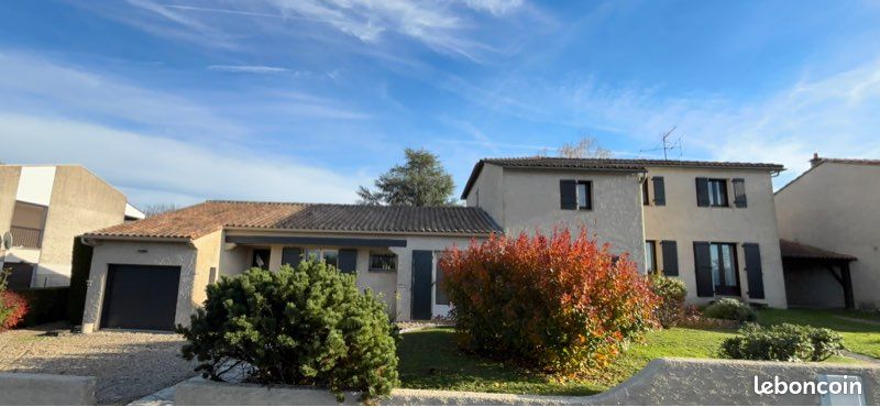 Maison 8 pièces 252 m² · à Fléac · 252 m² · 392 000 €
