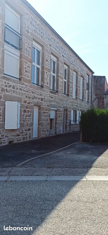 Appartement 3 pièces 100 m² · à Jonzieux · 100 m² · 590 €
