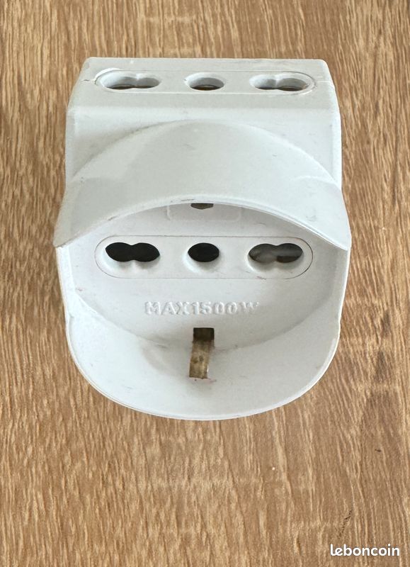 Adaptateur prise italienne / prise francaise (image 3)