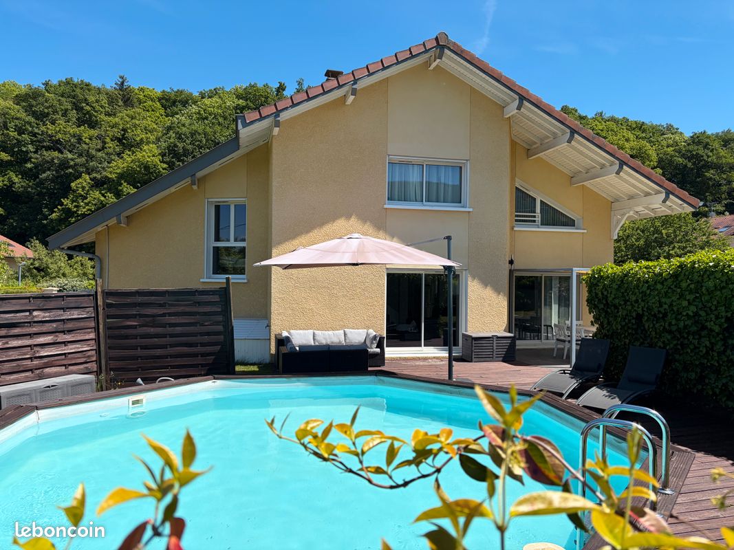 Maison 6 pièces 151 m² · à Reignier-Ésery · 151 m² · 850 000 €