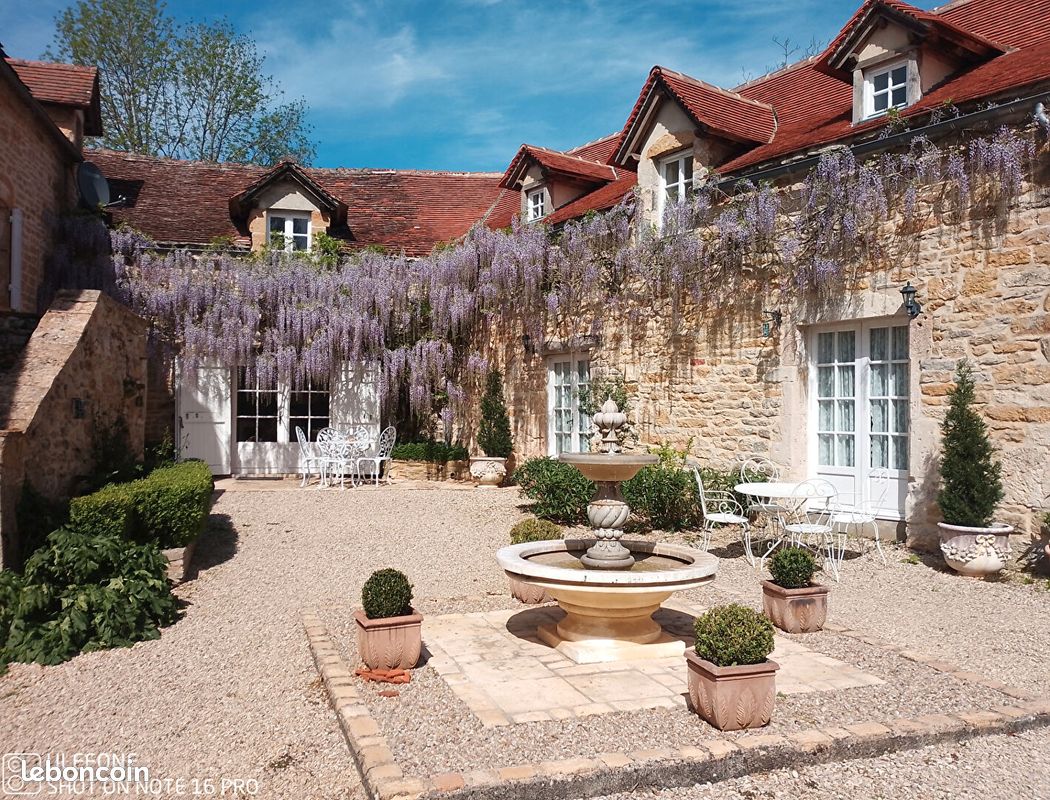 Maison 14 pièces 310 m² · à Martiel · 310 m² · 735 000 €