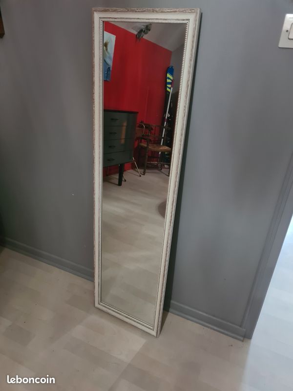 Miroir mural (image 1)