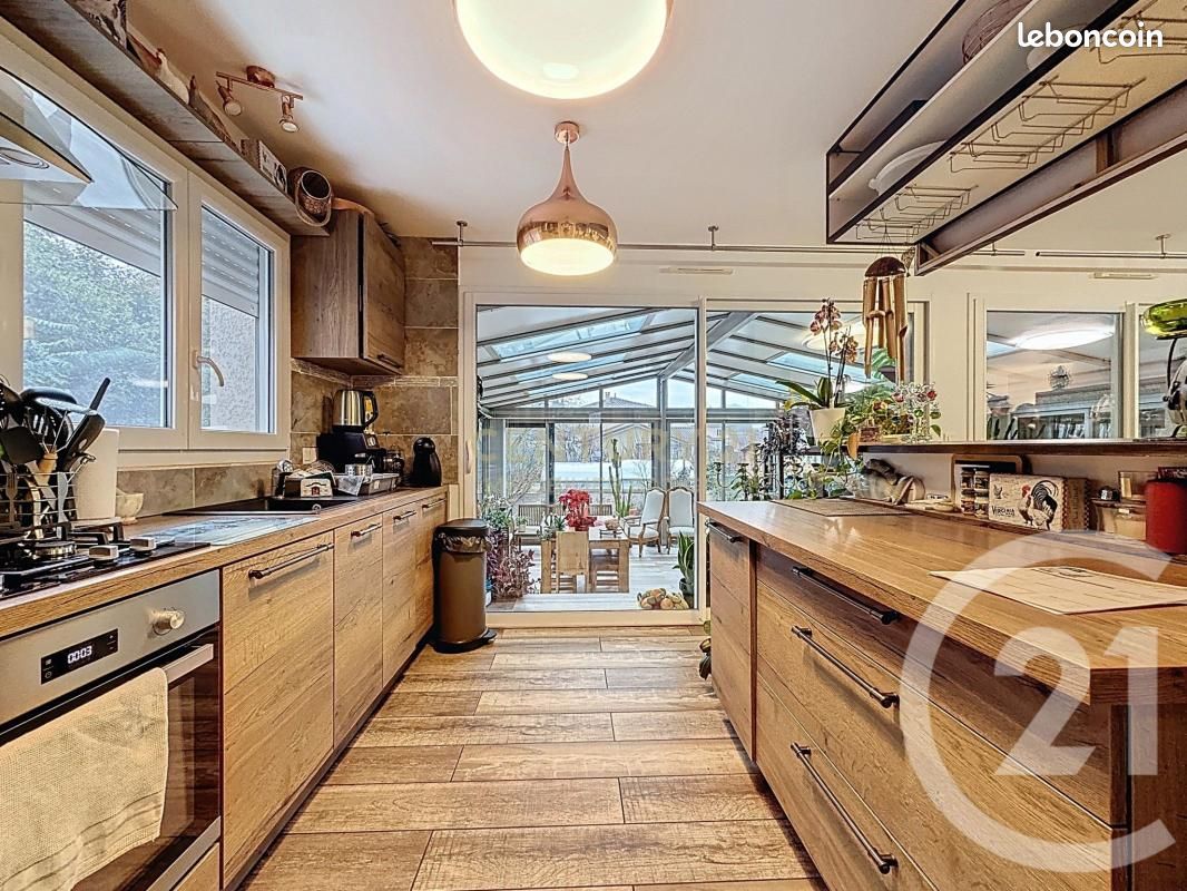 Maison 7 pièces 165 m² · à Saint-Alban-de-Roche · 165 m² · 580 000 €