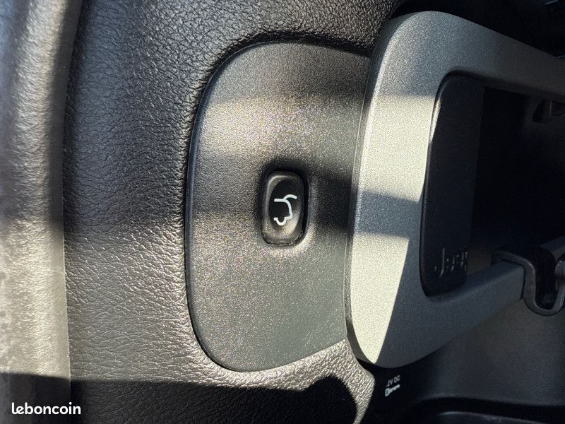 Jeep CHEROKEE 2.0 MULTIJET 140CH LONGITUDE / 2018 / CUIR / GPS / GARANTIE (image 23)