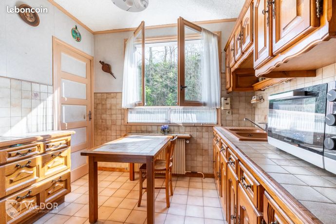 Apartment in Jassans-Riottier - View 5