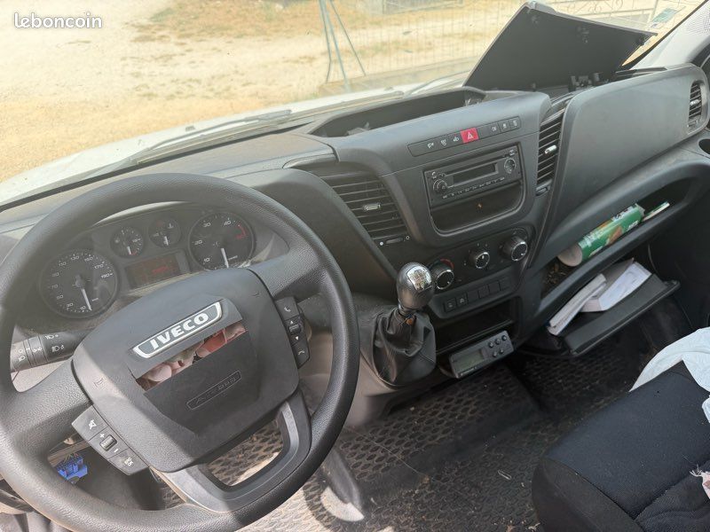 Iveco DAILY VI 35C14 Caisse Hayon (image 9)