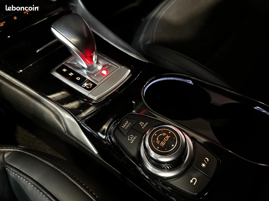 INFINITI Q30 2.2d 170 7DCT Premium Tech - SUPERBE ETAT - SIEGE CHAUFFANT (image 27)