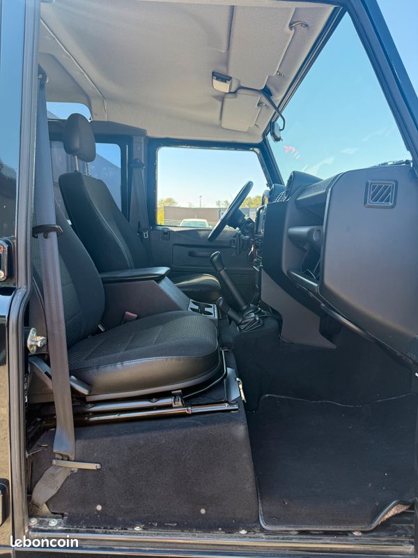 Land Rover Defender 110 2,2L TD4 - 2014 (image 5)