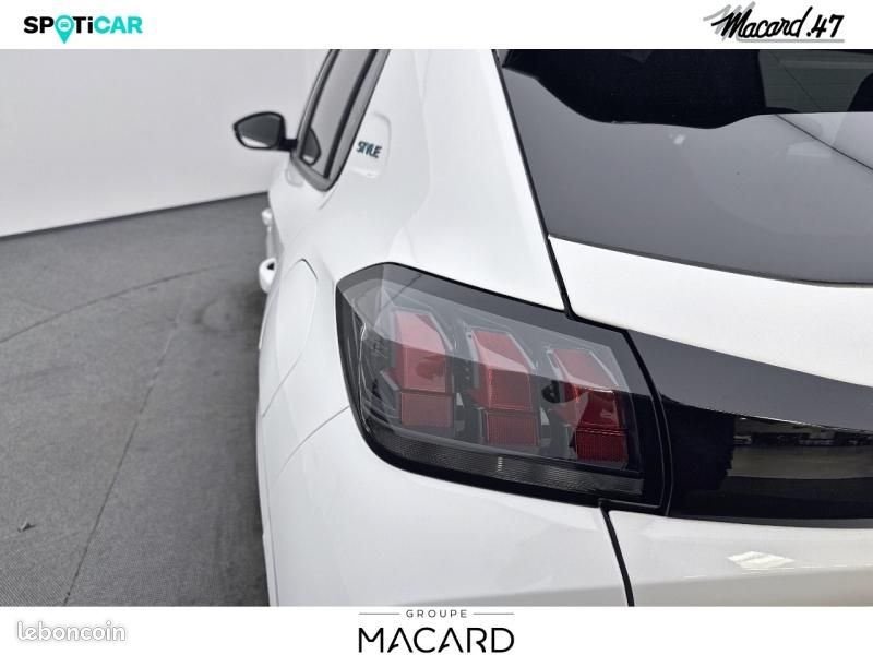 Peugeot 208 1.2 PureTech 100ch S&S Style EAT8 (image 17)