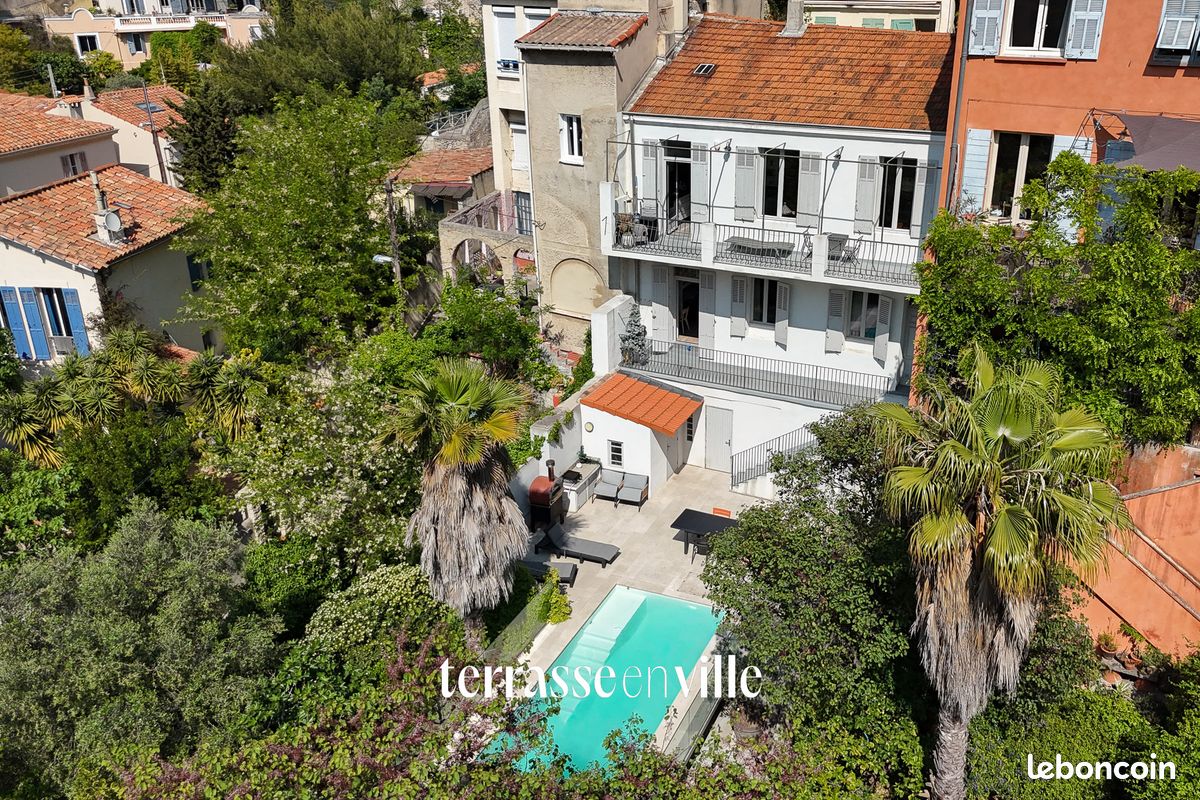 Maison 5 pièces 150 m² · à Marseille · 150 m² · 1 200 000 €