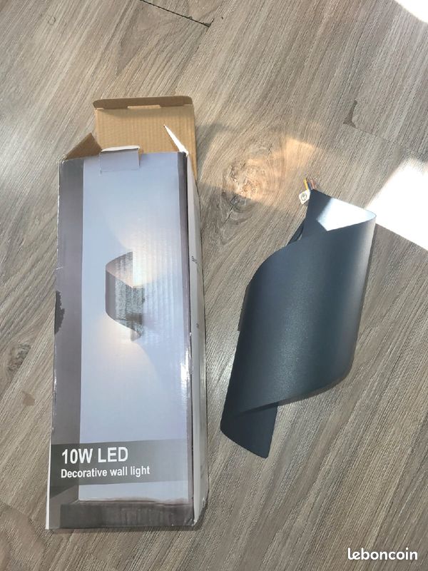 Applique Murale LED 10W 3000K - Design Spirale Métal, IP65 étanche | Pour Intérieur/extérieur, Bar, Chambre