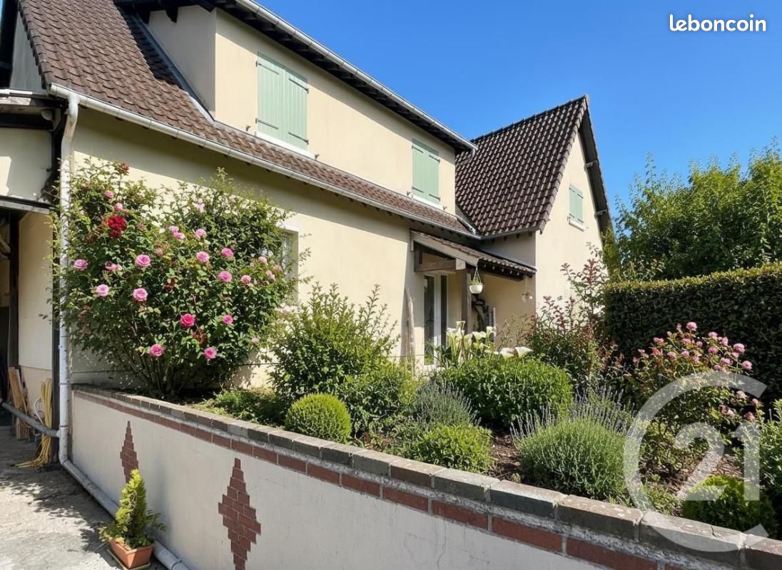 Maison 8 pièces 182 m² · à Gisors · 182 m² · 294 000 €