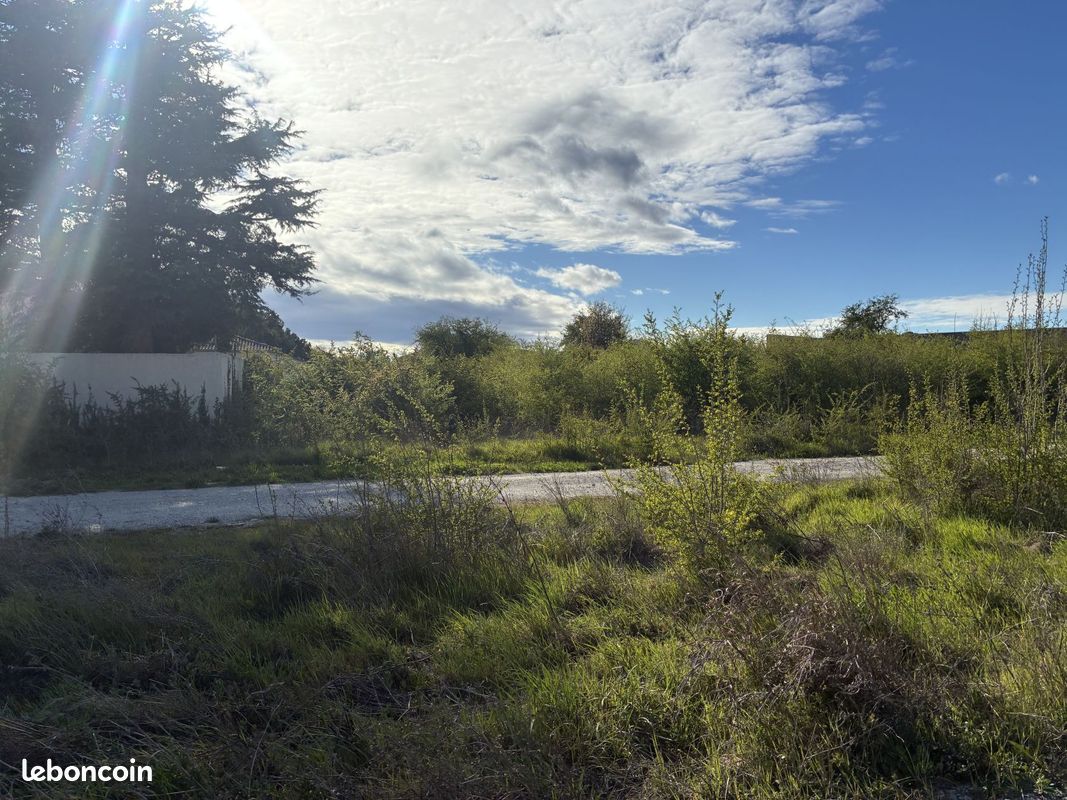 Terrain à bâtir de 490 m² à VAISON-LA-ROMAINE (84) · 102 900 €