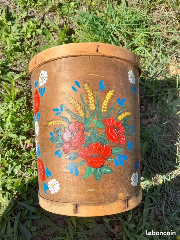 Corbeille en bois peinte (image 1)