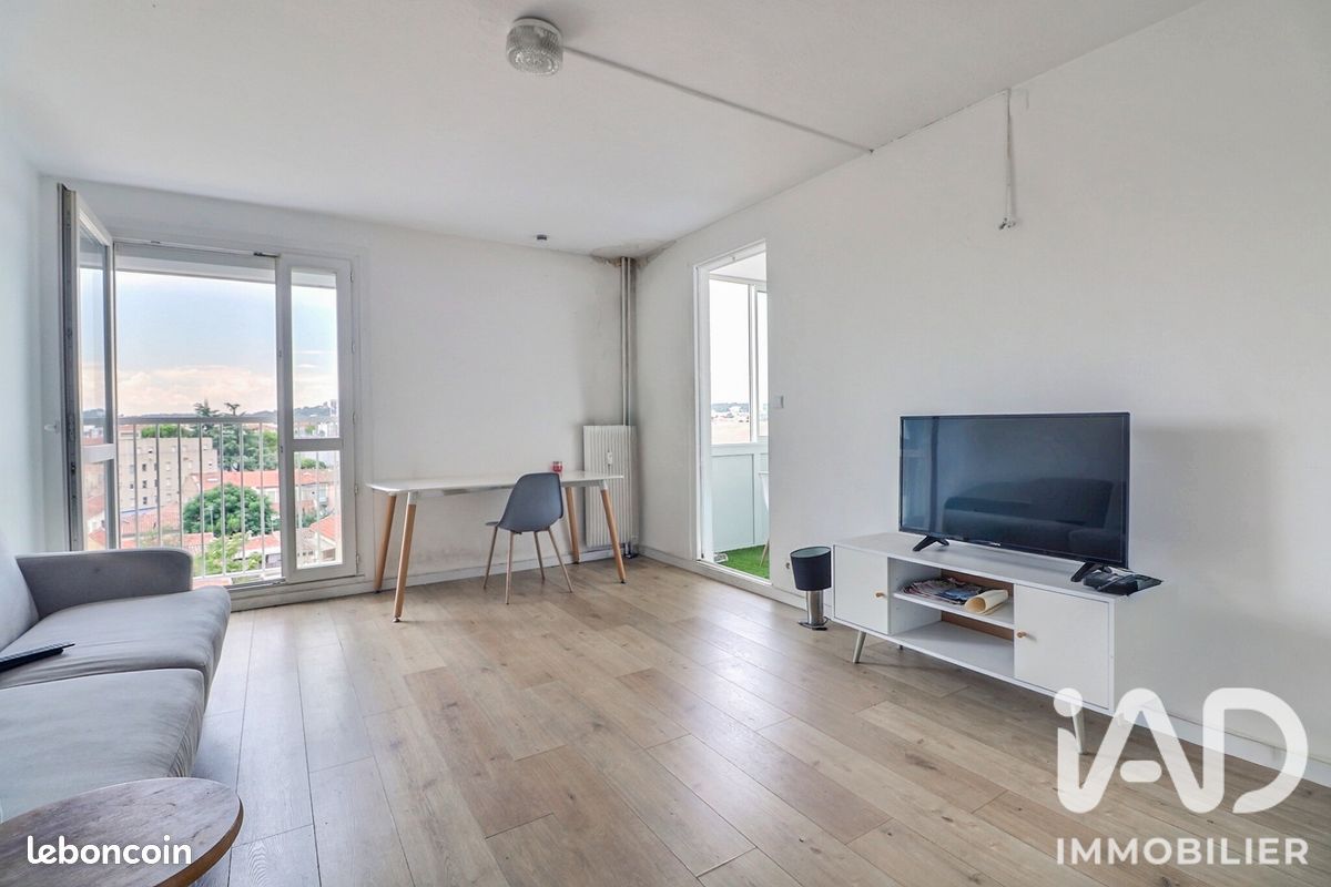 Appartement 4 pièces 69 m² · à Nîmes · 69 m² · 85 000 €