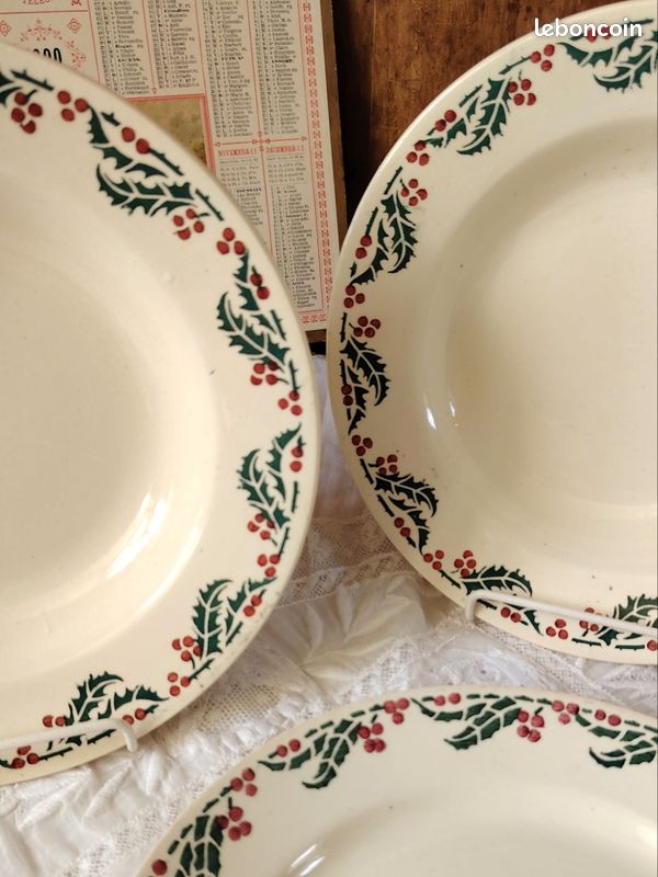 Ensemble de 3 assiettes anciennes "Houx" • Choisy-le-Roi (HB & M) (image 2)