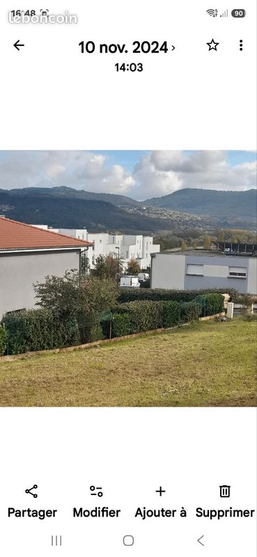 Terrain viabilisé pour moutier clôturé. ( +- ) 800 M² . A 10 minutes de CLERMONT-FERRAND 20 minutes issoir. Tres belle vue, s