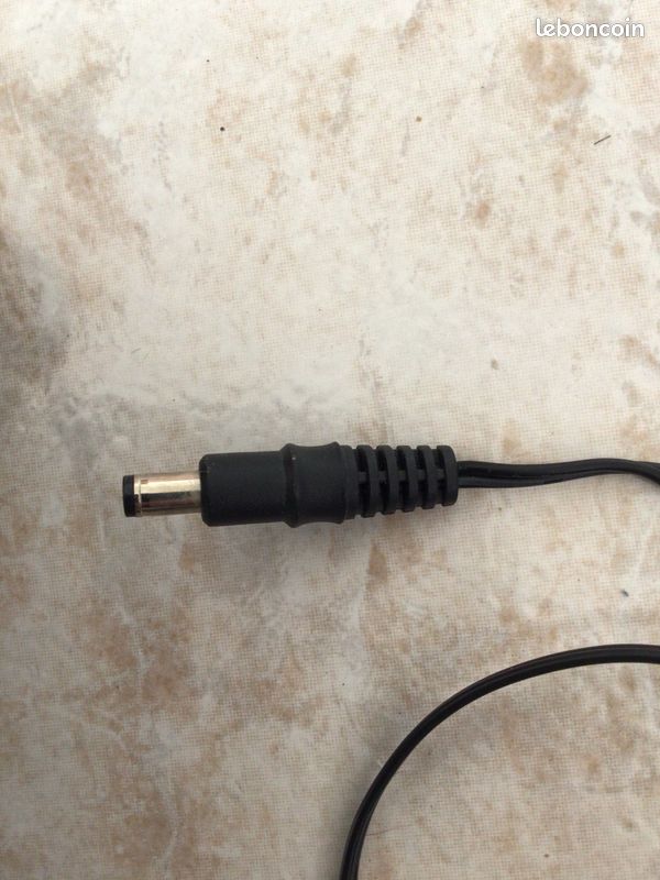 Chargeur prise anglaise (image 3)