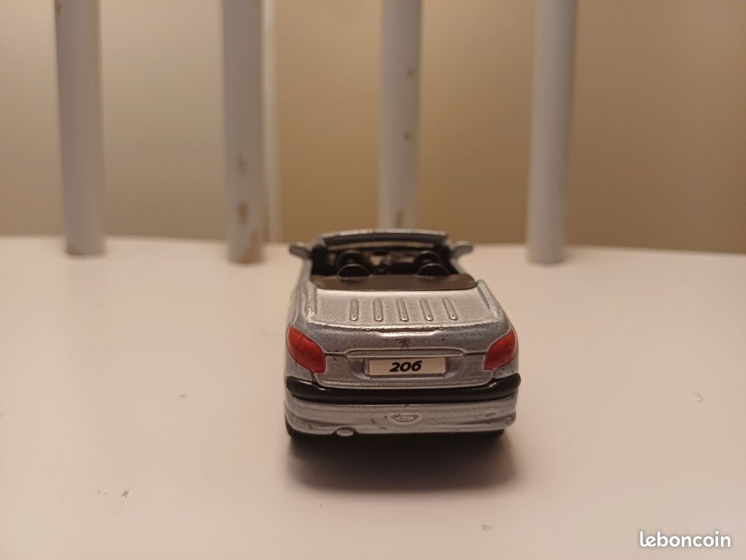 Miniature Peugeot 206CC Maisto - 1/38 - Orange Métallisé - Occasion