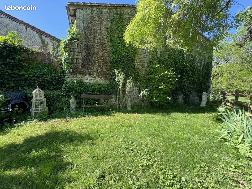 Maison 145 m² Aunac - Aunac-sur-Charente 16460 Aunac (image principale 14)