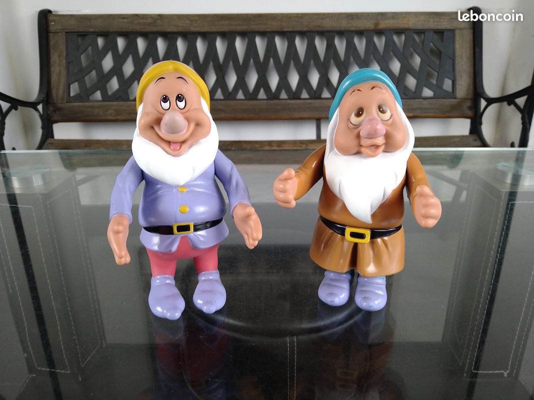 Lot 2 Anciennes Figurines Les 7 Nains - Disney (image 2)